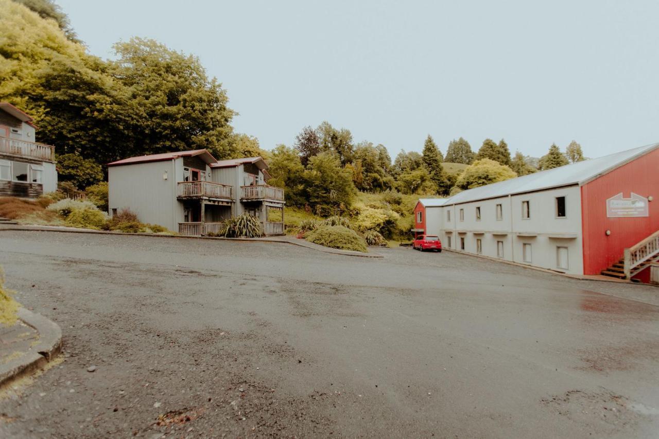 Waitomo Village Chalets Home Of Kiwipaka Waitomo Caves Exterior photo